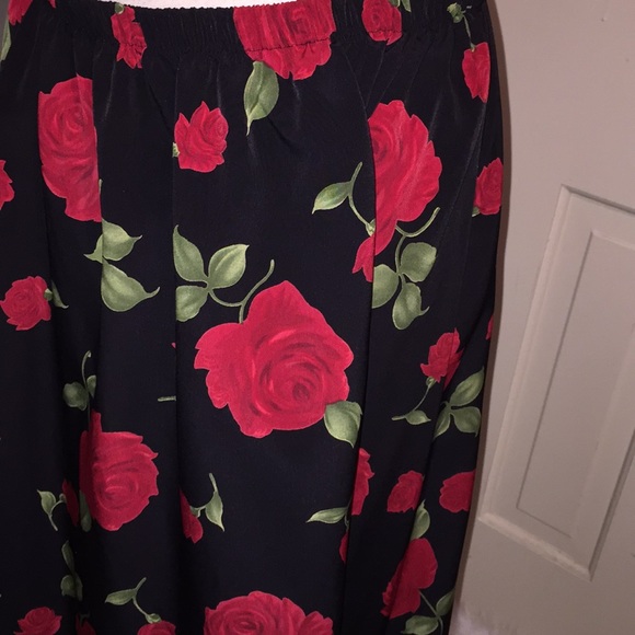 Dresses & Skirts - Beautiful Black Mid-length Skirt with Red Roses